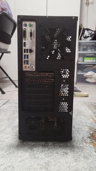 PC Gaming i5 9600K + GTX 1660 + monitor sony 60 hz