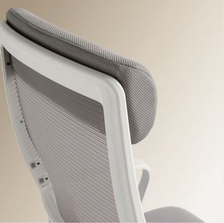Silla de escritorio ergonómica gris y blanca