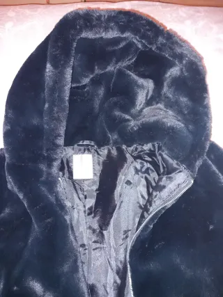 Abrigo pelo negro Primark