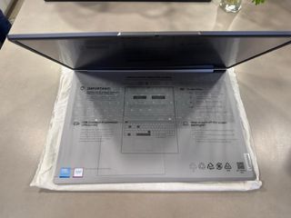 Portátil Lenovo ThinkBook 16 G8 IRL Gris