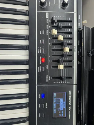 Teclado Roland VR-09