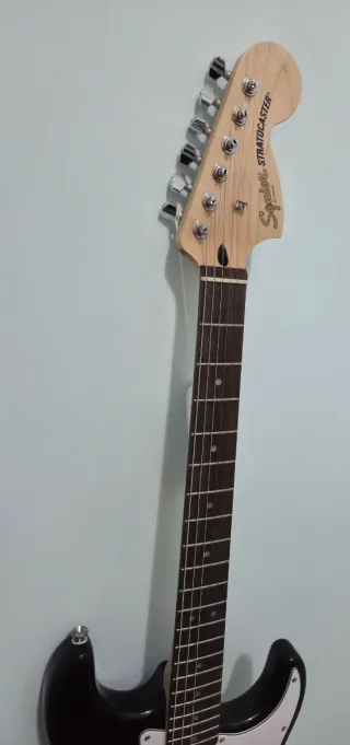 Squier Stratocaster+Amplificatore NUX - Set NUOVO