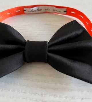 Pajarita artesanal. Raso de algodón negro