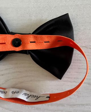 Pajarita artesanal. Raso de algodón negro