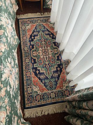 Alfombra grande diseño oriental con 2 pequeñas