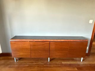 Mesa de centro de madera y cristal