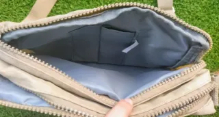 Bolso beige impermeable