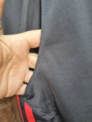 Pantalón chándal Adidas gris y rojo