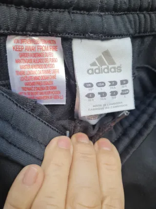 Pantalón chándal Adidas gris y rojo