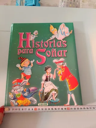 Pinocho ; La casita de chocolate ; Alicia en el...