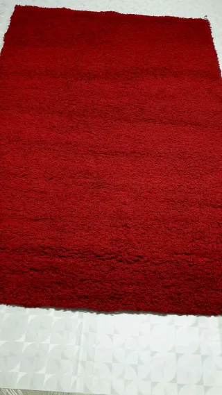 2x Alfombras de pelo largo y color rojo 2m x 1.40m