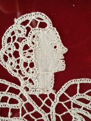 Ricamo angelo fatto a mano