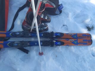 Esquís Atomic SX7.2, Botas Salomon y Bastones