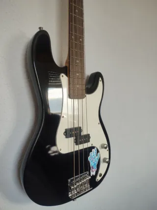 Bajo Eléctrico - Buen Estado