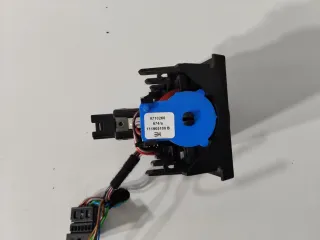 Botón luz de peligro y cierre puertas de BMW