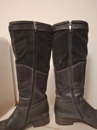 Stivali alti in pelle e camoscio