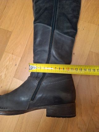 Stivali alti in pelle e camoscio