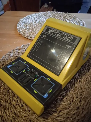 Consola Retro Soccer Arcade Amarilla