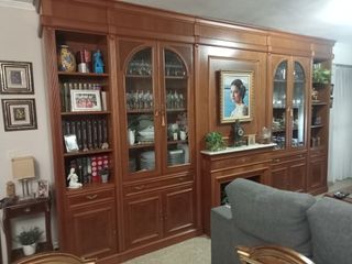 Mueble comedor vitrinas y estanterías madera