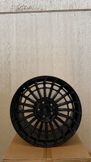 Llantas MERCEDES Y GRUPO VAG 19’ negras
