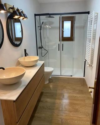 Baños modernos y funcionales