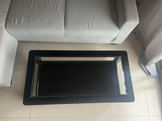 Mesa de centro negra con cristal