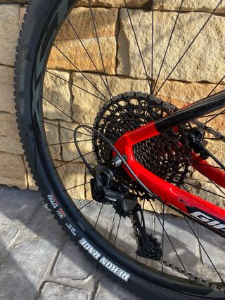 Bicicleta de Montaña Giant Roja