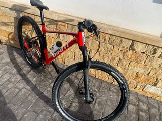 Bicicleta de Montaña Giant Roja