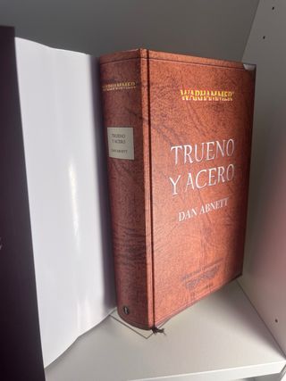 Novela warhammer trueno y acero
