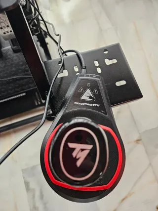 Cockpit Thrustmaster y Vevor