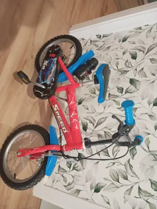 Bicicleta Infantil Roja y Azul