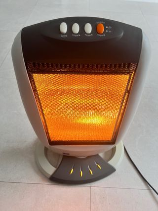 Estufa de calor beige y negra