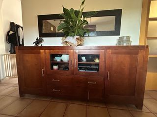 Mesa y aparador madera maciza