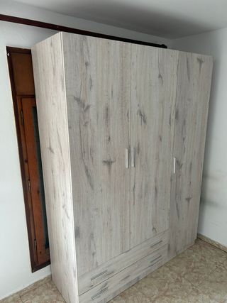 Armario 3 puertas y 4 puertas y 2 puertas