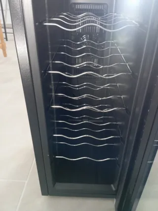 Vinoteca 12 botellas casi sin uso