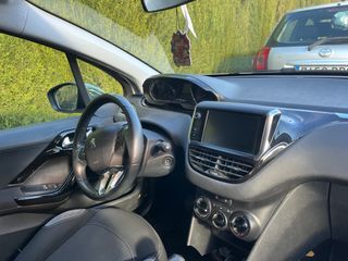 Peugeot 208 2014