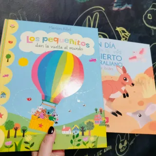 Varios libros infantiles como nuevos.