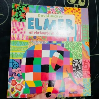 Varios libros infantiles como nuevos.