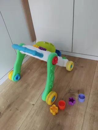 Andador correpasillos infantil con piezas