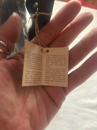 Figura de porcelana Nadal mujer con gato