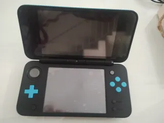 Nintendo 2DS XL Nero/Turchese + 3 giochi