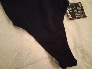 Body de ginástica e dança feminino