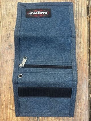 Cartera Eastpak azul usada 1 vez