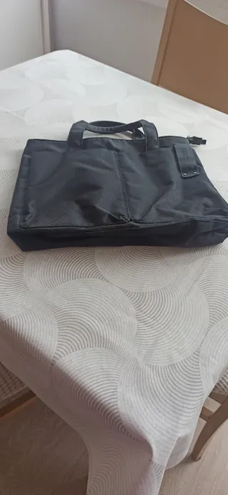 Funda portátil negra