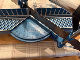 Sierra de Inglete Angular