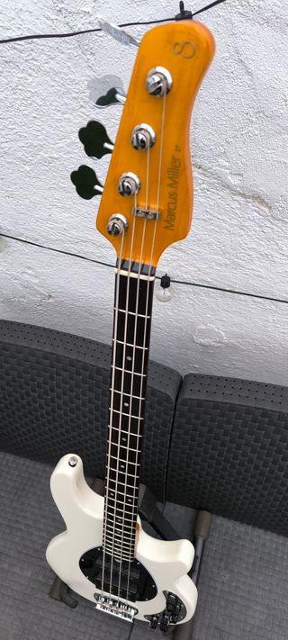 Sire Z7 Bajo Eléctrico tipo Stingray