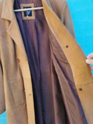 Chaquetón de piel beige y marrón