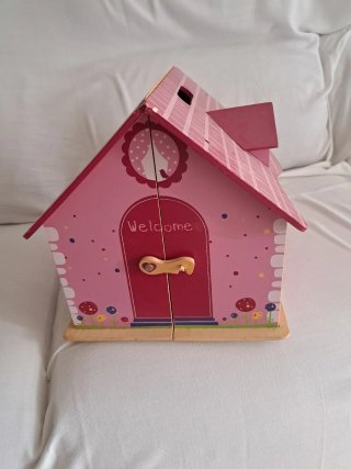 REBAJADA Casita de madera y accesorios