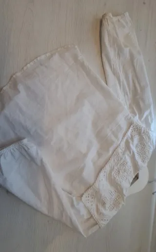 Camisa Zara niña blanca cuello bordado talla 6