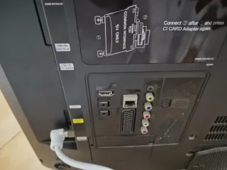 TV Samsung UE32F5700 con mando